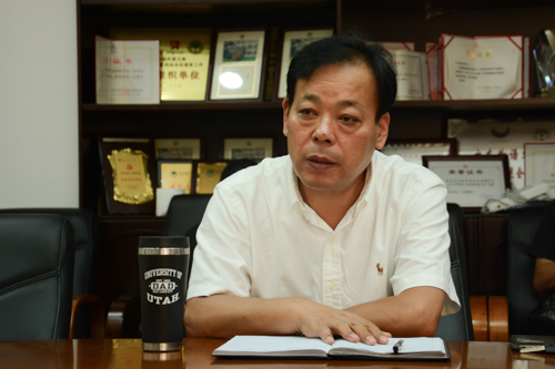 院长杨魁发言